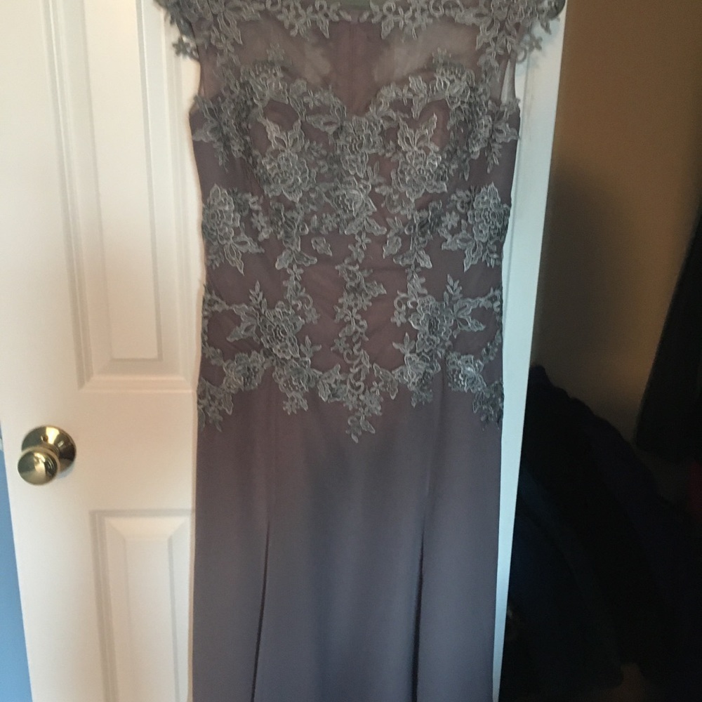 Dress - Picture 2 of 3